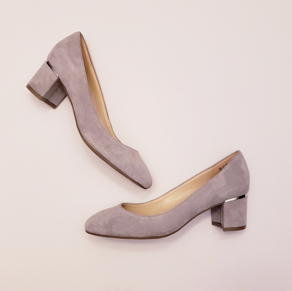 Liz Claiborne Gray Suede Pumps - Picture 3 of 7